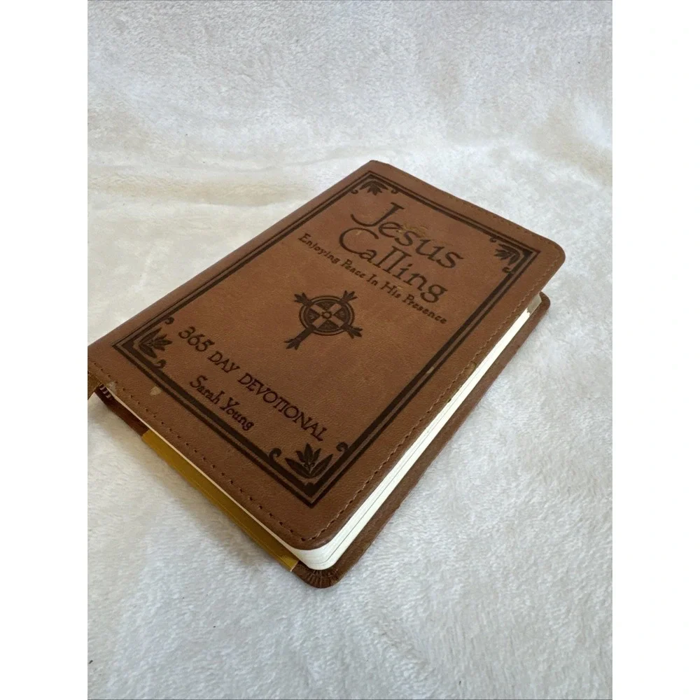 Jesus Calling Devotional Book Enjoying Peace In His Presence‎ Sarah Young